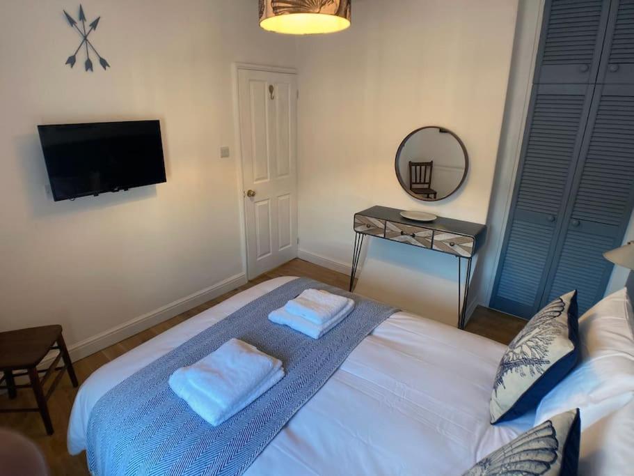 Cosy 2 Bedroom Cottage In Scarborough'S Old Town Екстериор снимка